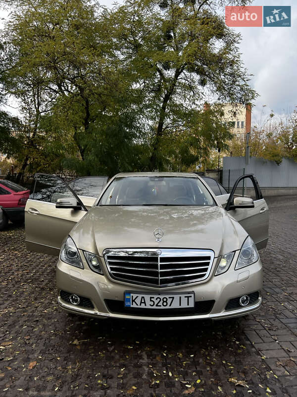 Mercedes-Benz E-Class 2011