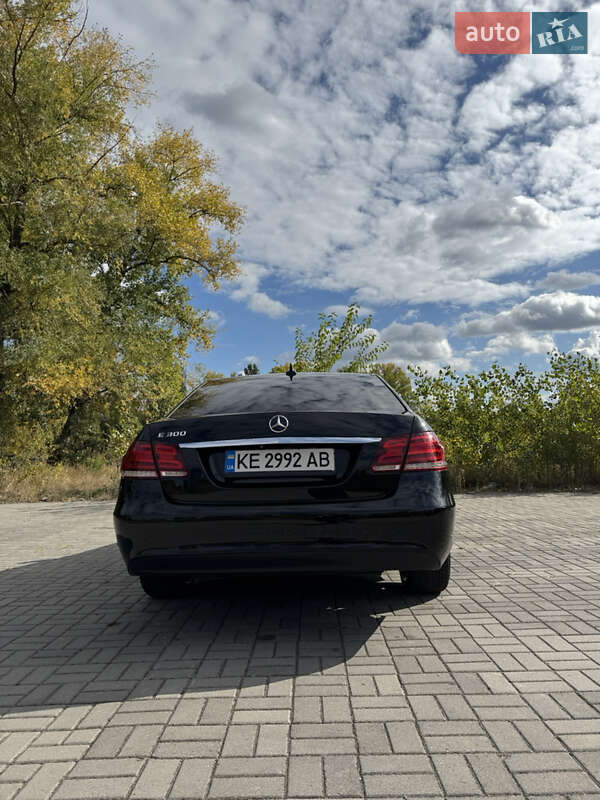 Седан Mercedes-Benz E-Class 2015 в Дніпрі