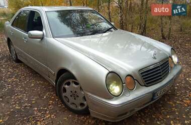 Седан Mercedes-Benz E-Class 2001 в Києві