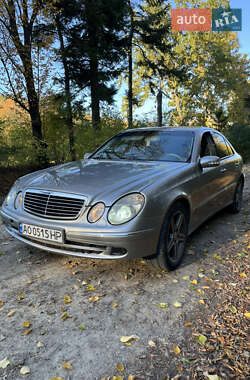 Седан Mercedes-Benz E-Class 2003 в Черновцах