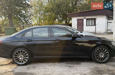 Седан Mercedes-Benz E-Class 2017 в 