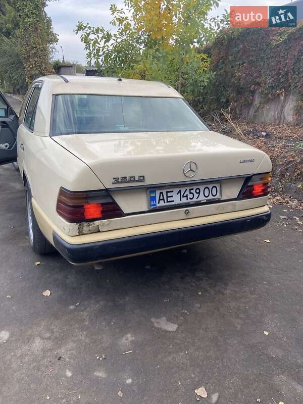 Седан Mercedes-Benz E-Class 1987 в Кривом Роге фото 3 Седан Mercedes-Benz E-Class 1987 в Кривом Роге
