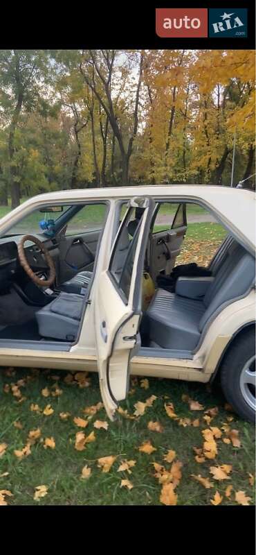 Седан Mercedes-Benz E-Class 1987 в Кривом Роге фото 9 Седан Mercedes-Benz E-Class 1987 в Кривом Роге