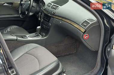 Универсал Mercedes-Benz E-Class 2003 в  фото 34 Универсал Mercedes-Benz E-Class 2003 в