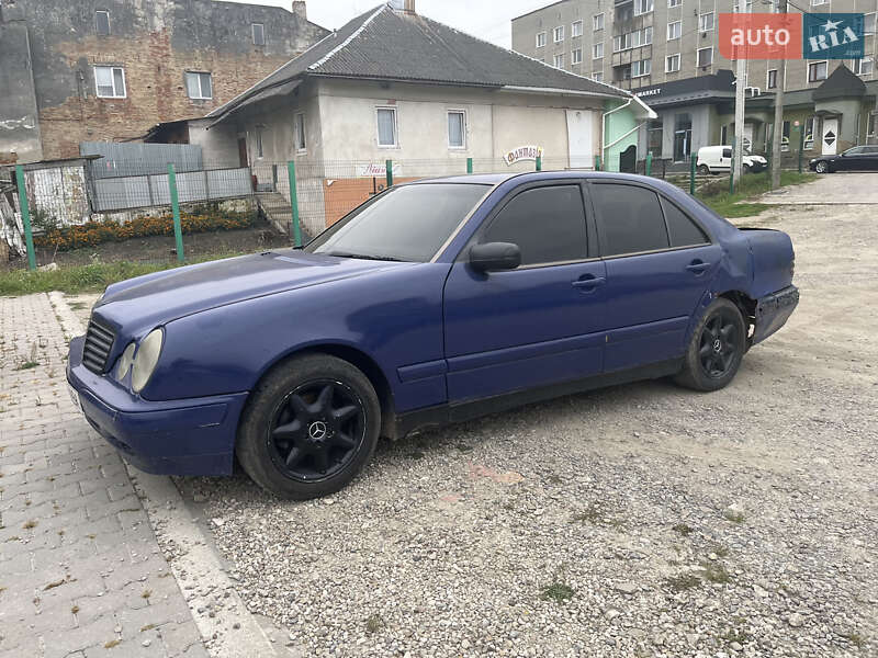 Седан Mercedes-Benz E-Class 2000 в Городенке фото 4 Седан Mercedes-Benz E-Class 2000 в Городенке