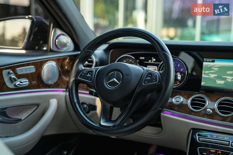 Седан Mercedes-Benz E-Class 2016 в Черновцах