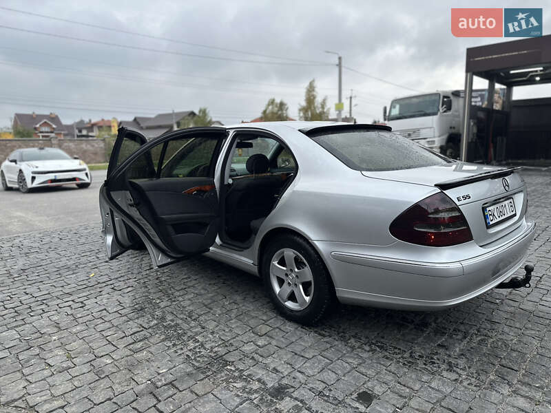 Седан Mercedes-Benz E-Class 2004 в Києві
