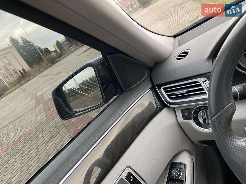 Катафалк Mercedes-Benz E-Class 2013 в Млиніві