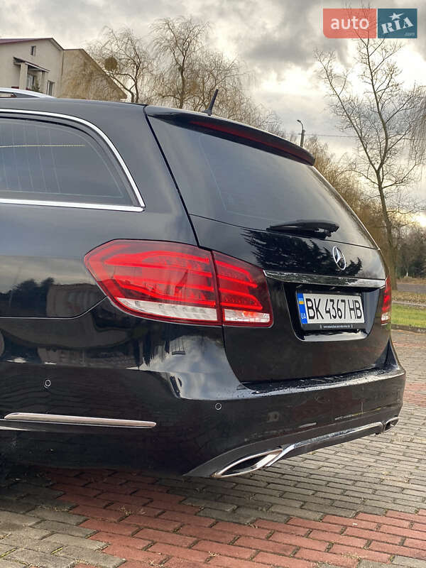 Катафалк Mercedes-Benz E-Class 2013 в Млиніві