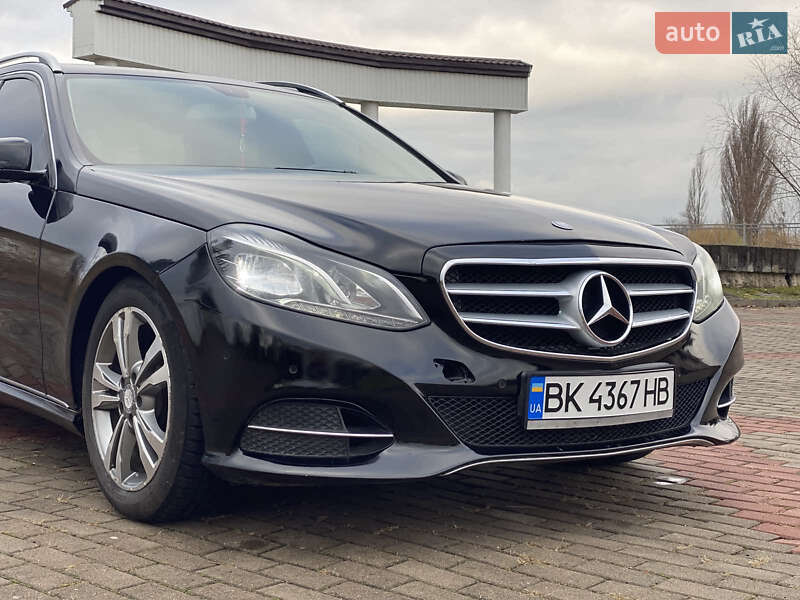 Катафалк Mercedes-Benz E-Class 2013 в Млиніві