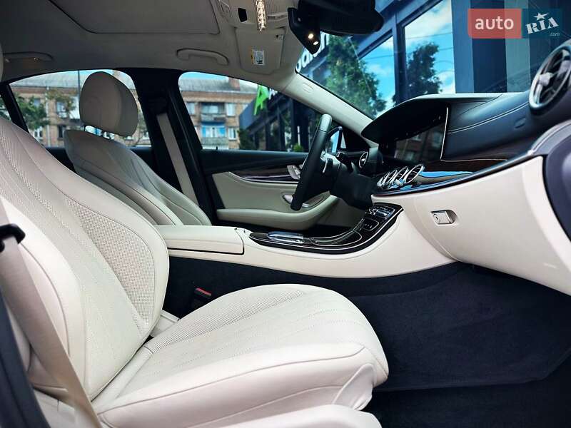 Седан Mercedes-Benz E-Class 2022 в Киеве