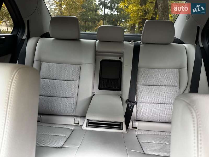 Седан Mercedes-Benz E-Class 2010 в Киеве фото 25 Седан Mercedes-Benz E-Class 2010 в Киеве