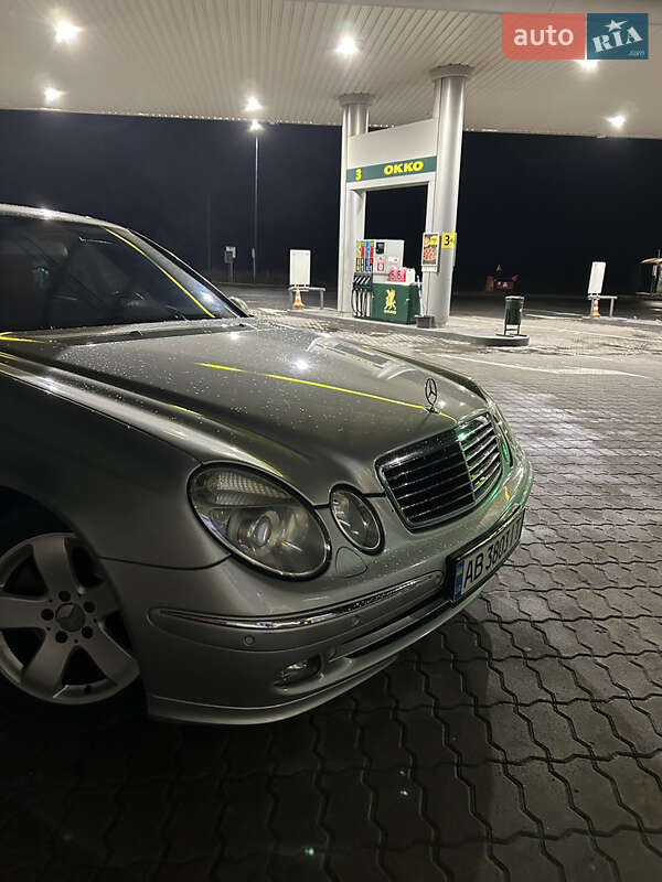 Седан Mercedes-Benz E-Class 2005 в Піщанці