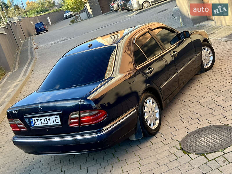 Седан Mercedes-Benz E-Class 2001 в Івано-Франківську