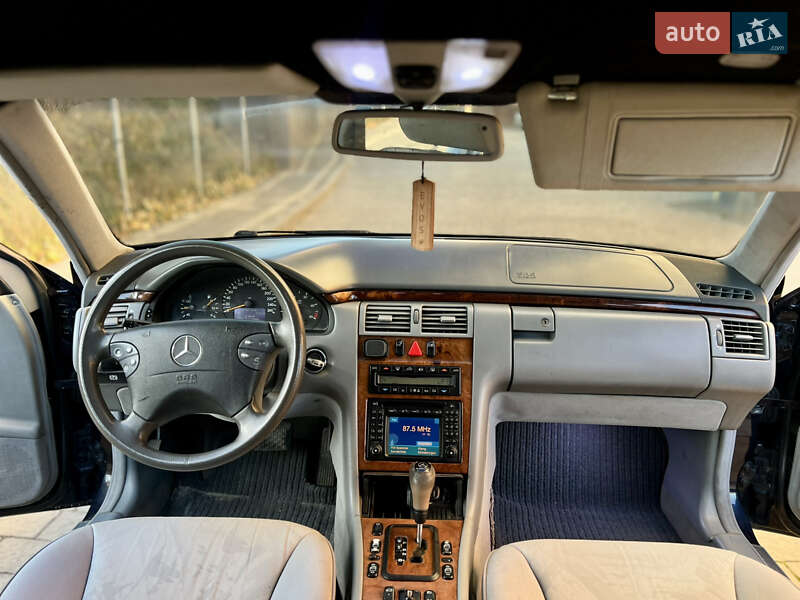 Седан Mercedes-Benz E-Class 2001 в Івано-Франківську