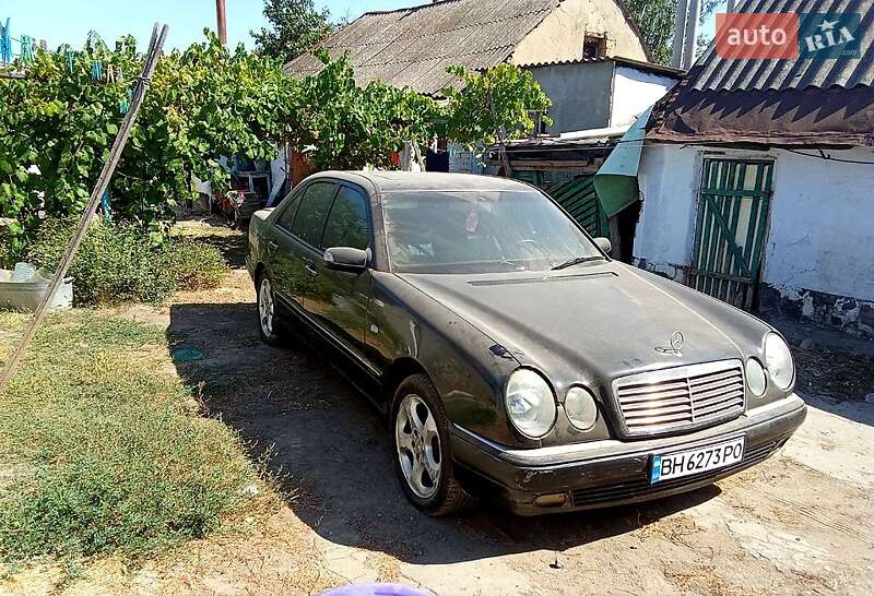 Седан Mercedes-Benz E-Class 2001 в Николаеве