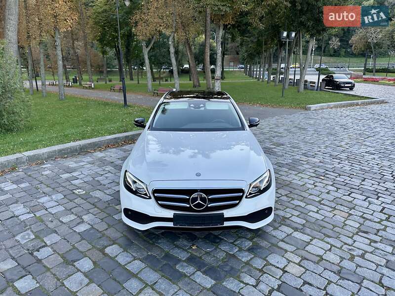 Седан Mercedes-Benz E-Class 2016 в Киеве фото 17 Седан Mercedes-Benz E-Class 2016 в Киеве