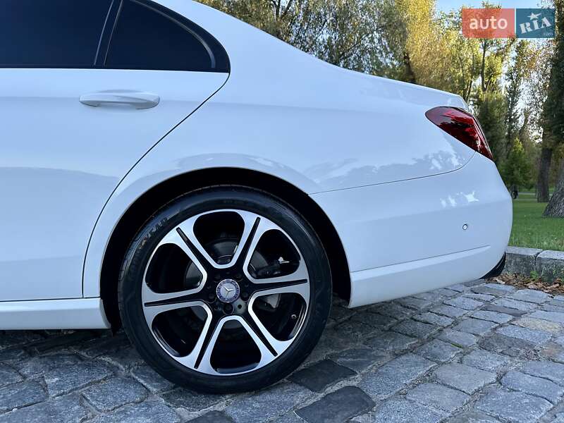 Седан Mercedes-Benz E-Class 2016 в Киеве фото 29 Седан Mercedes-Benz E-Class 2016 в Киеве