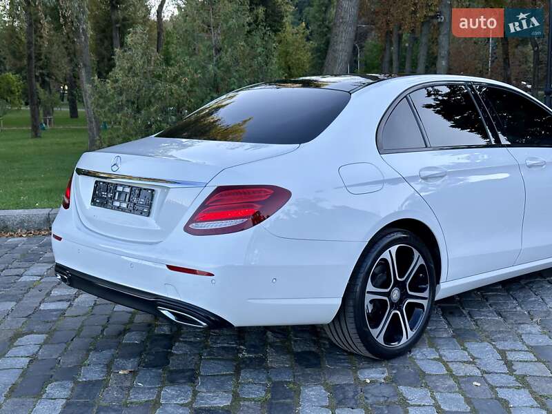 Седан Mercedes-Benz E-Class 2016 в Киеве фото 51 Седан Mercedes-Benz E-Class 2016 в Киеве