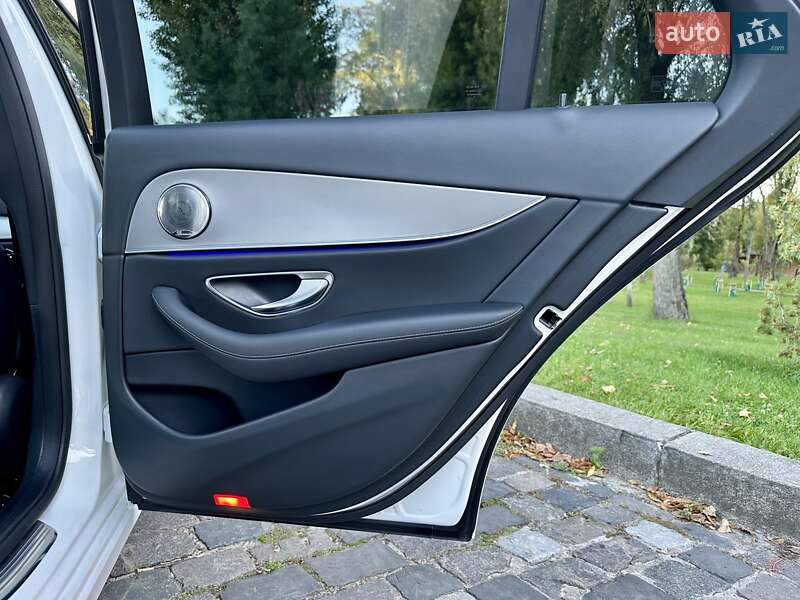 Седан Mercedes-Benz E-Class 2016 в Киеве фото 104 Седан Mercedes-Benz E-Class 2016 в Киеве