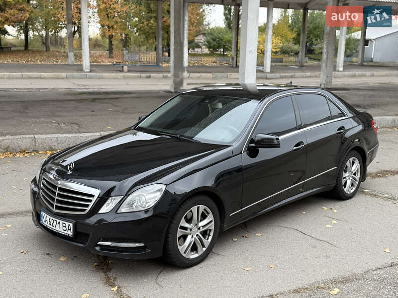 Седан Mercedes-Benz E-Class 2011 в Смілі фото Седан Mercedes-Benz E-Class 2011 в Смілі