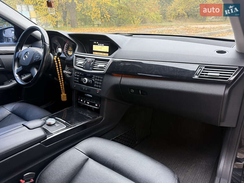 Седан Mercedes-Benz E-Class 2011 в Смілі фото 34 Седан Mercedes-Benz E-Class 2011 в Смілі