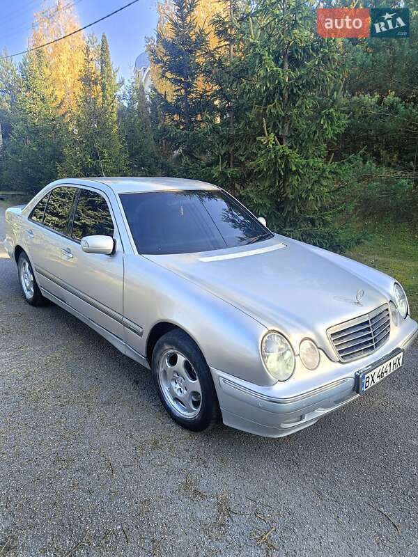 Седан Mercedes-Benz E-Class 2000 в Тернополе
