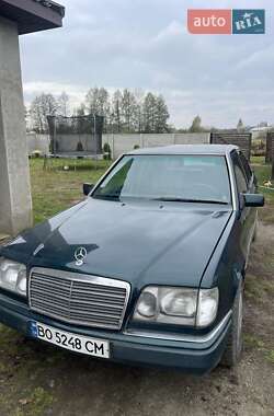 Седан Mercedes-Benz E-Class 1995 в Ровно