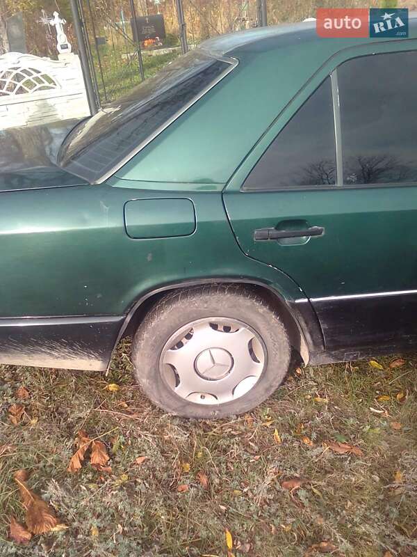 Седан Mercedes-Benz E-Class 1990 в Зенькове фото 12 Седан Mercedes-Benz E-Class 1990 в Зенькове