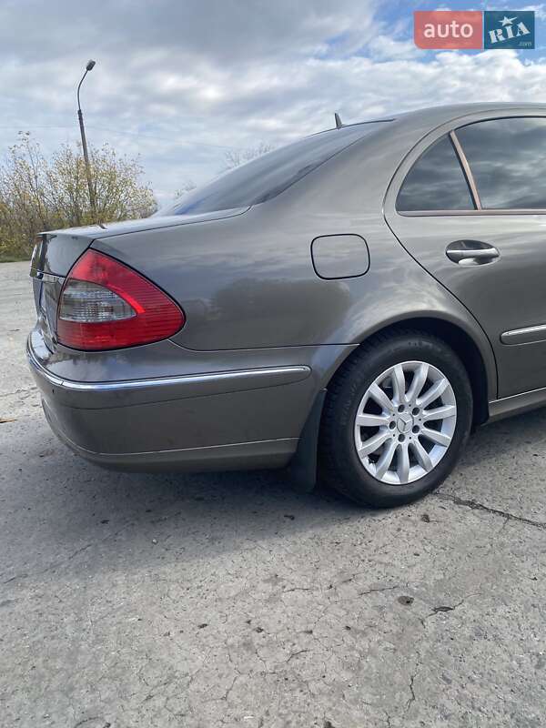 Седан Mercedes-Benz E-Class 2007 в Кривом Роге