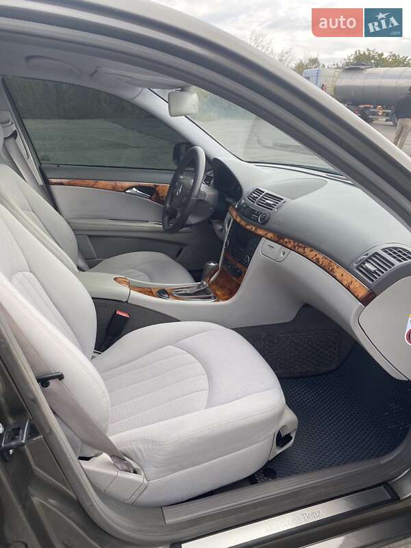 Седан Mercedes-Benz E-Class 2007 в Кривом Роге