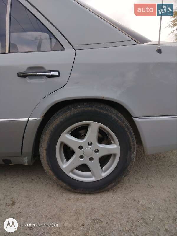 Седан Mercedes-Benz E-Class 1991 в Каменец-Подольском