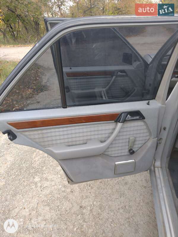 Седан Mercedes-Benz E-Class 1991 в Каменец-Подольском