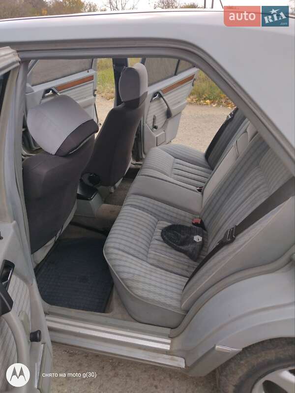 Седан Mercedes-Benz E-Class 1991 в Каменец-Подольском