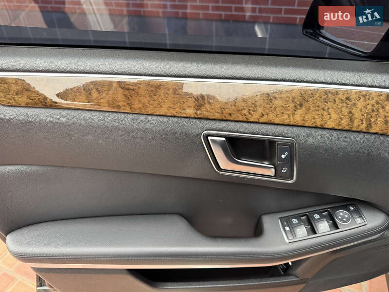 Седан Mercedes-Benz E-Class 2011 в Одессе фото 17 Седан Mercedes-Benz E-Class 2011 в Одессе