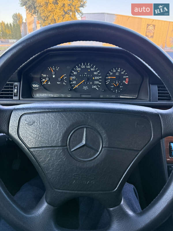 Седан Mercedes-Benz E-Class 1995 в Києві