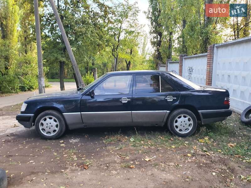 Седан Mercedes-Benz E-Class 1995 в Кривому Розі фото 2 Седан Mercedes-Benz E-Class 1995 в Кривому Розі