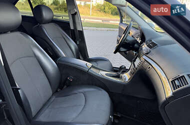 Седан Mercedes-Benz E-Class 2007 в  фото 23 Седан Mercedes-Benz E-Class 2007 в