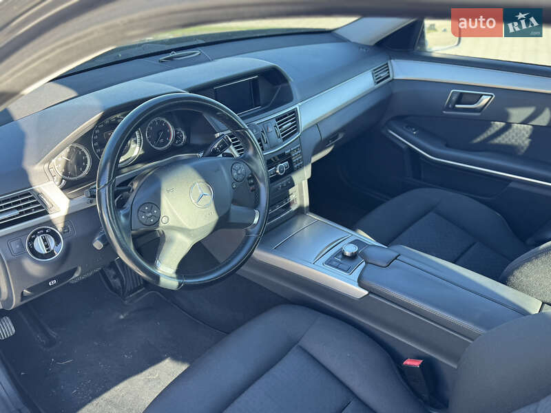 Седан Mercedes-Benz E-Class 2012 в Львові фото 27 Седан Mercedes-Benz E-Class 2012 в Львові