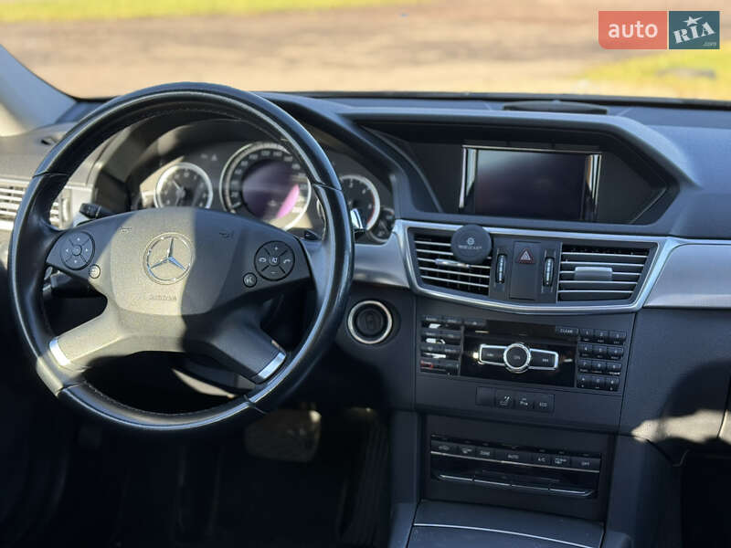 Седан Mercedes-Benz E-Class 2012 в Львові фото 46 Седан Mercedes-Benz E-Class 2012 в Львові