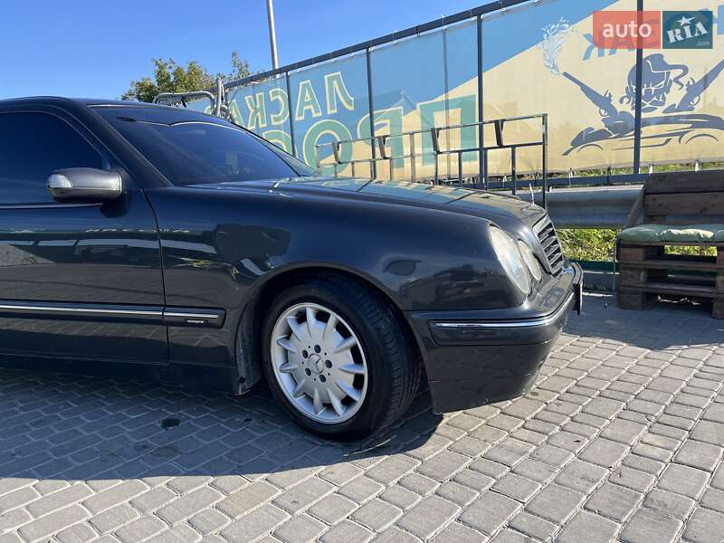 Mercedes-Benz E-Class 2001 Mercedes-Benz E-Class 2001