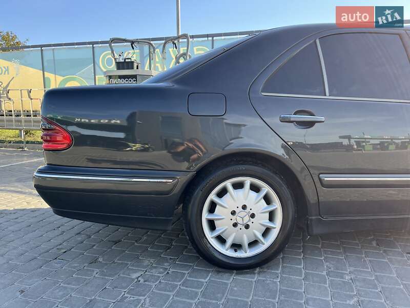 Седан Mercedes-Benz E-Class 2001 в Кам'янець-Подільському
