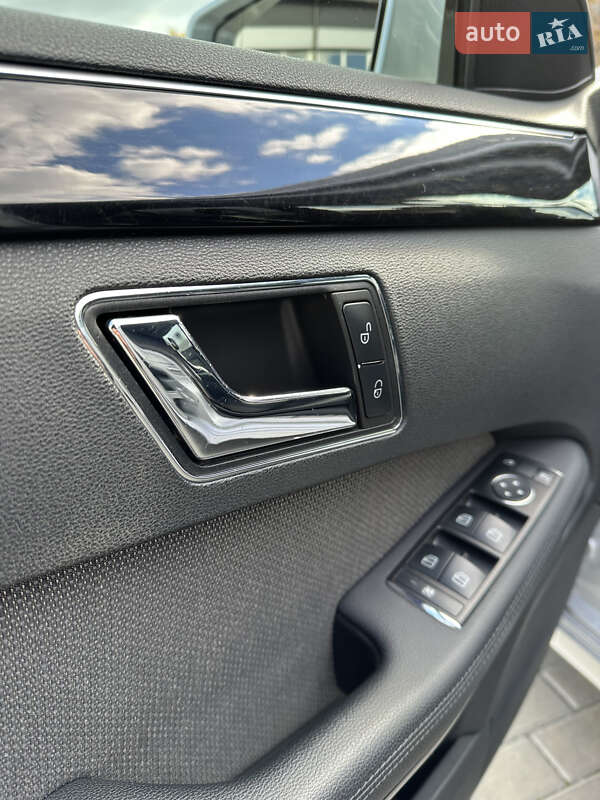 Седан Mercedes-Benz E-Class 2010 в Бершади фото 22 Седан Mercedes-Benz E-Class 2010 в Бершади