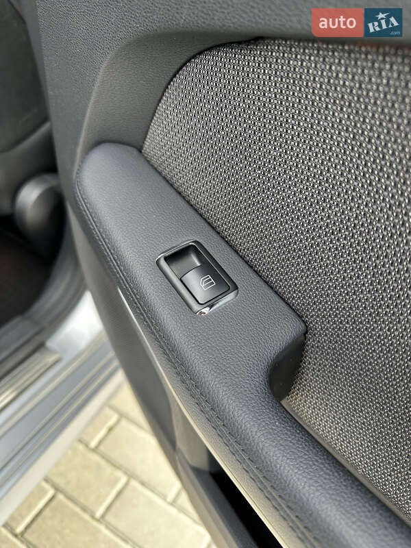 Седан Mercedes-Benz E-Class 2010 в Бершади фото 46 Седан Mercedes-Benz E-Class 2010 в Бершади