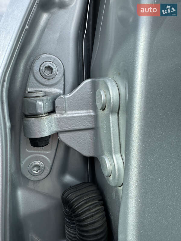 Седан Mercedes-Benz E-Class 2010 в Бершади фото 58 Седан Mercedes-Benz E-Class 2010 в Бершади