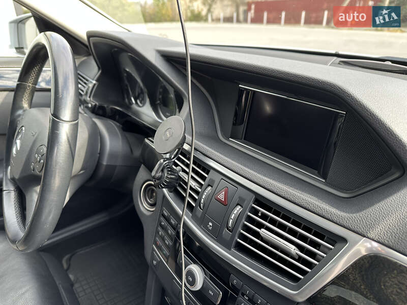 Седан Mercedes-Benz E-Class 2010 в Бершади фото 63 Седан Mercedes-Benz E-Class 2010 в Бершади
