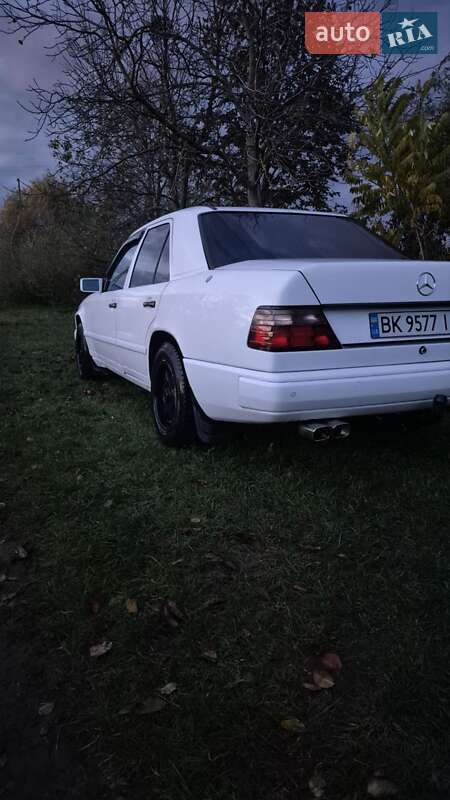 Седан Mercedes-Benz E-Class 1988 в Рівному фото 5 Седан Mercedes-Benz E-Class 1988 в Рівному
