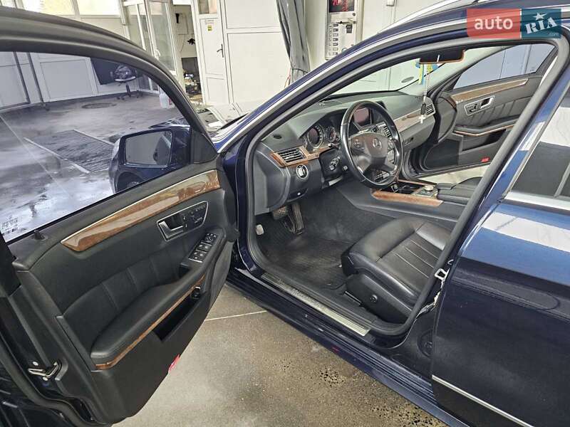 Универсал Mercedes-Benz E-Class 2012 в Львове