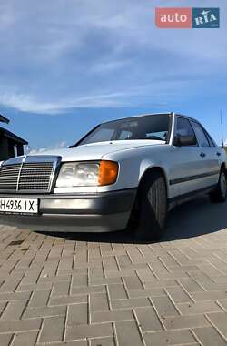 Седан Mercedes-Benz E-Class 1987 в Буштыне
