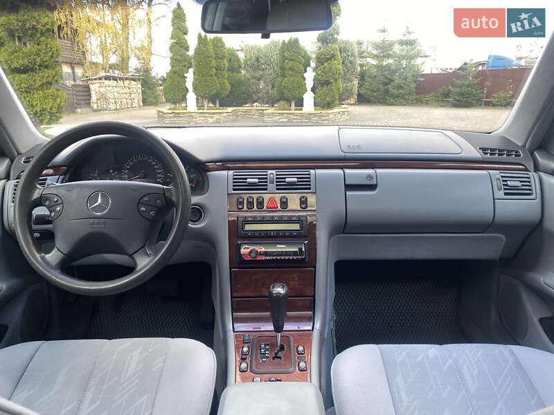 Седан Mercedes-Benz E-Class 1999 в Долині фото 2 Седан Mercedes-Benz E-Class 1999 в Долині